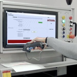 Panel operatorski z oprogramowaniem przemysłowym do sterowania procesami produkcyjnymi