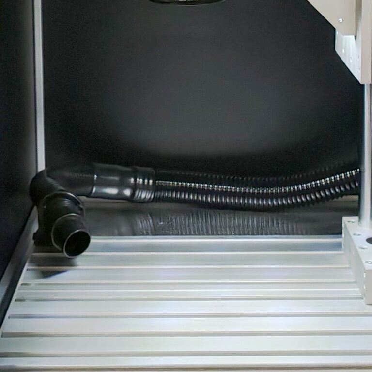 Ssawa odciągu w stanowisku do znakowania laserowego MEO - element systemu odprowadzania oparów